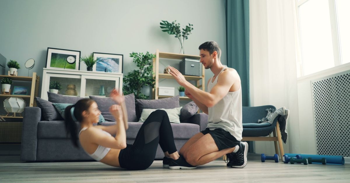 Cardio in Casa Senza Salti: Allenamenti Silenziosi ed Efficaci per Bruciare Grassi