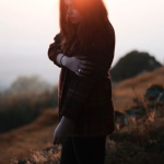 Quando il cuore si sente solo: le vere cause della solitudine emotiva e come riconoscerle